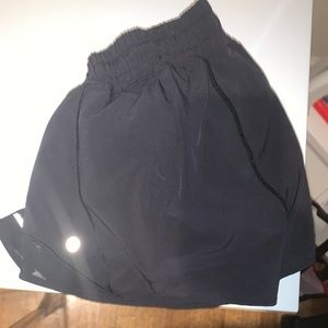 black 2.5 lulu size 6 shorts